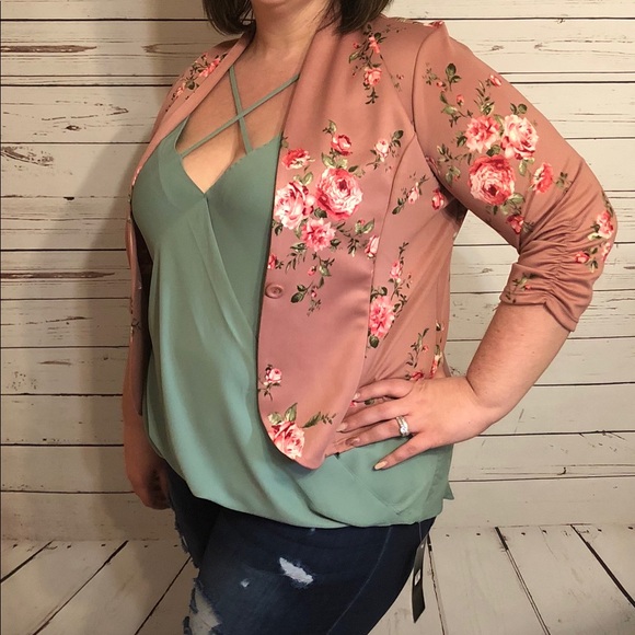 Jackets & Blazers - Floral Blazer